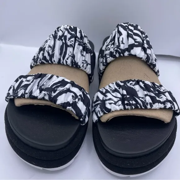 Sorel roaming two strap platform slide sandals women Size 9.5