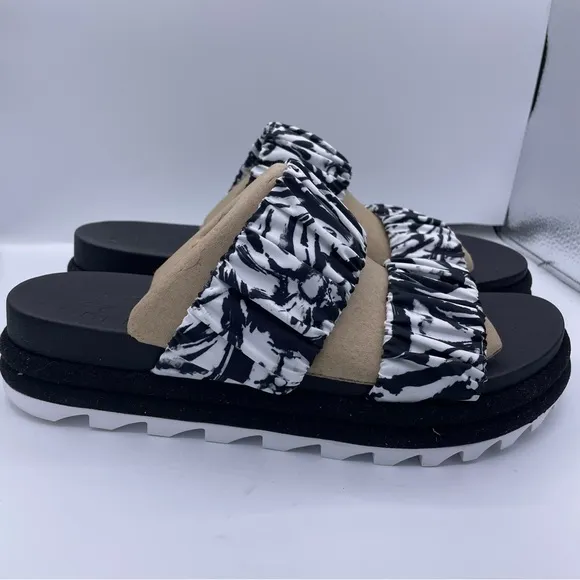 Sorel roaming two strap platform slide sandals women Size 9.5