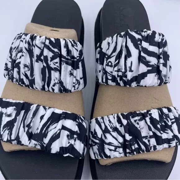 Sorel roaming two strap platform slide sandals women Size 9.5