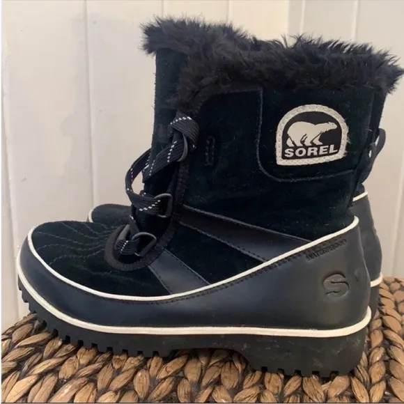 Sorel Tivoli II Leather Snow Boots in Black