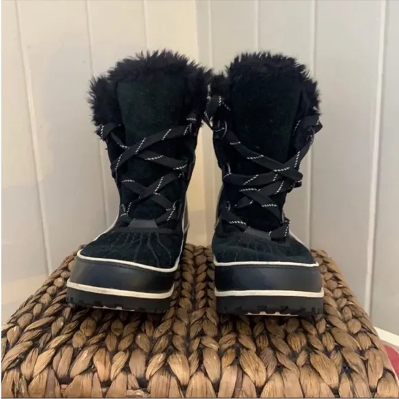 Sorel Tivoli II Leather Snow Boots in Black