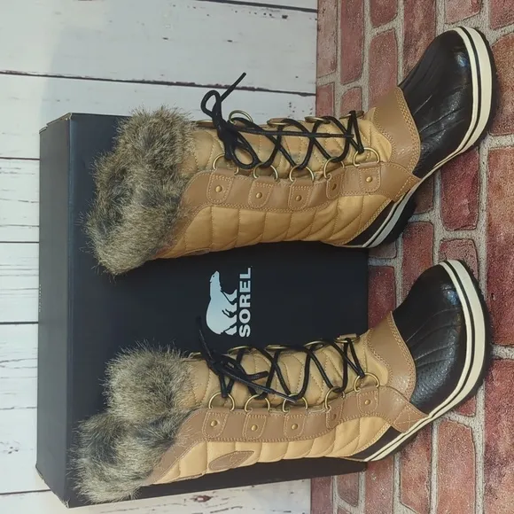 Sorel Tofino II Leather Curry Fawn Faux Fur Women's Snow Boot Waterproof Size 9