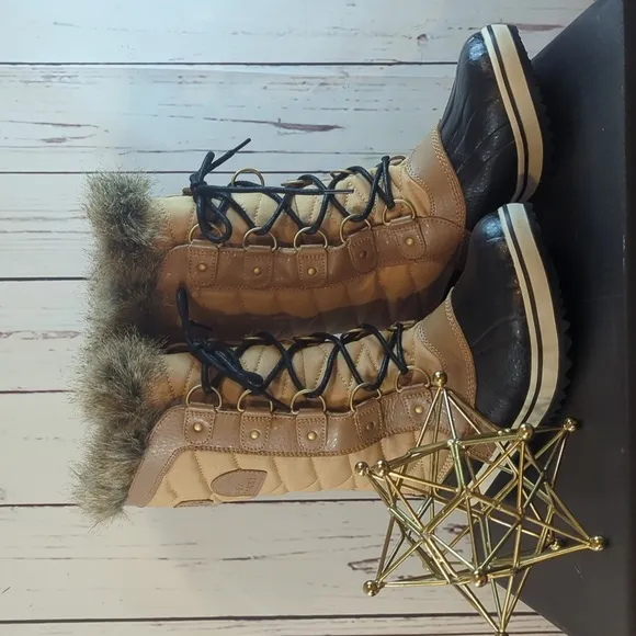 Sorel Tofino II Leather Curry Fawn Faux Fur Women's Snow Boot Waterproof Size 9