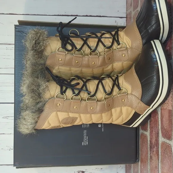 Sorel Tofino II Leather Curry Fawn Faux Fur Women's Snow Boot Waterproof Size 9