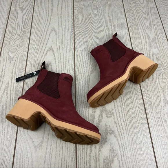 Sorel Women's Hi-Line Heel Chelsea Boots US7.5 Spice, Tawny Buff $190