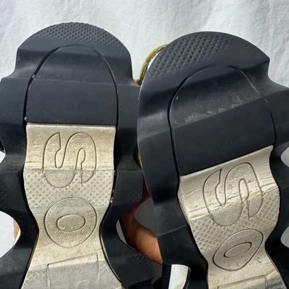 SOREL Women’s Kinetic Impact Leather Sandals size 9