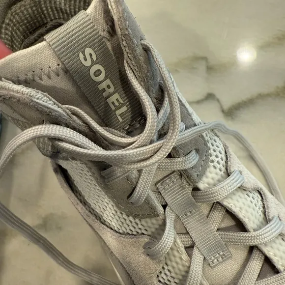 Sorel Women's Ona 503 Knit Mid Sneakers Size 8 Gray