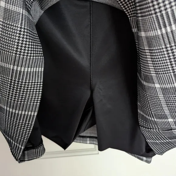 Spanx Black and White Plaid Skirt With Built In Shorts Size 1X