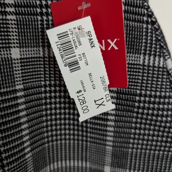 Spanx Black and White Plaid Skirt With Built In Shorts Size 1X