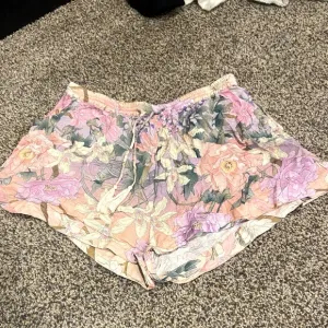 Spell Lily flutter shorts size L