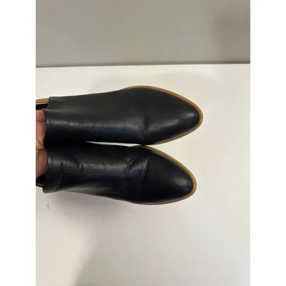 Sseko Women's Genuine Leather Zip Up Back Two-Toned Heeled V Boots Size 10