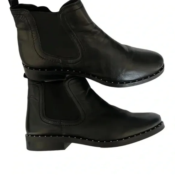 Steve Madden Brenna Chelsea Boots Silver Studded Black Leather size 7 1/2