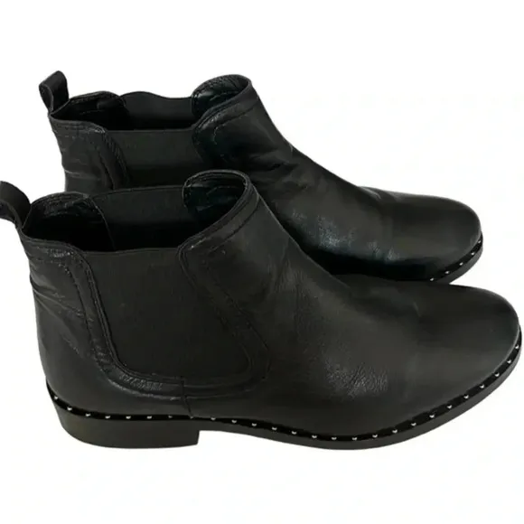 Steve Madden Brenna Chelsea Boots Silver Studded Black Leather size 7 1/2
