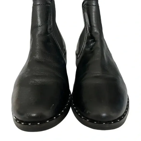 Steve Madden Brenna Chelsea Boots Silver Studded Black Leather size 7 1/2