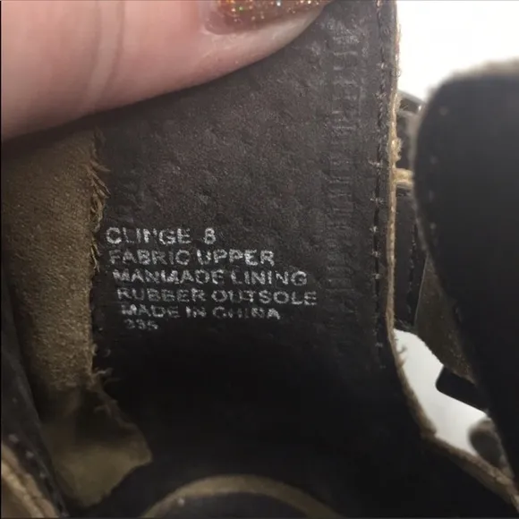 Steve Madden “CLinge” boots in tan