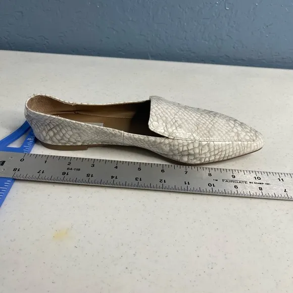 Steve Madden Gemmy faux snake mule flats. White/gray colorway. Women size 8.5