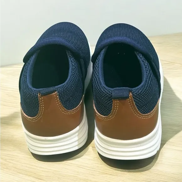 Steve Madden Kids Tkeni Navy Slip-on Sneakers Size 9. New with Box