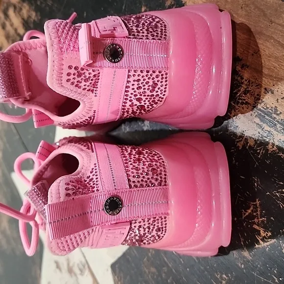 Steve Madden Maxima Hot Pink Platform Rhinestone Sneakers size 10 Womens