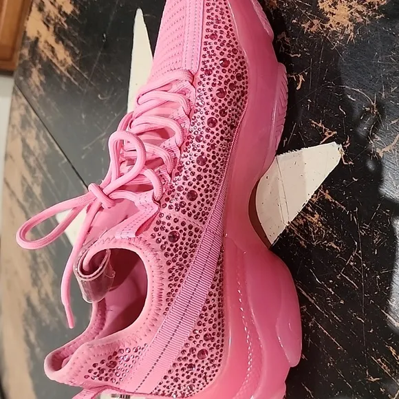 Steve Madden Maxima Hot Pink Platform Rhinestone Sneakers size 10 Womens