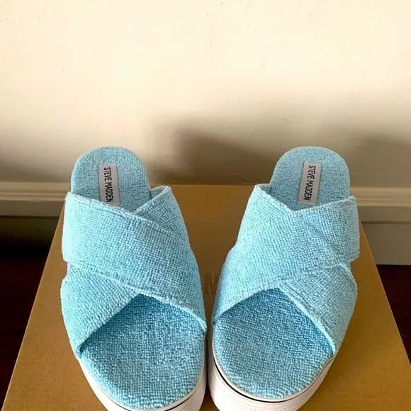 Steve Madden rotation platform slip-on open toe sandal size 7 and 8 light blue