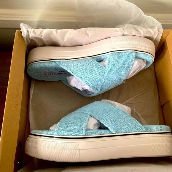 Steve Madden rotation platform slip-on open toe sandal size 7 and 8 light blue