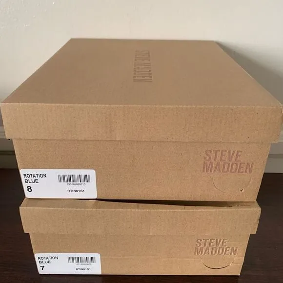 Steve Madden rotation platform slip-on open toe sandal size 7 and 8 light blue