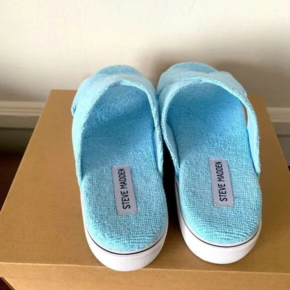 Steve Madden rotation platform slip-on open toe sandal size 7 and 8 light blue