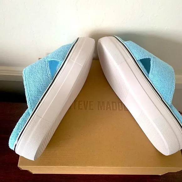 Steve Madden rotation platform slip-on open toe sandal size 7 and 8 light blue