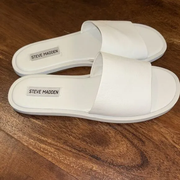 STEVE MADDEN Clyde Leather Square Toe Sandals in white NWOB
