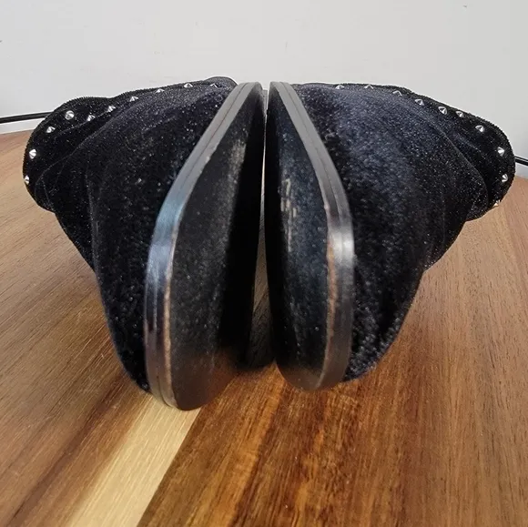 Steven Steve Madden Archie Loafers Black Velvet Studded Flats Size 6