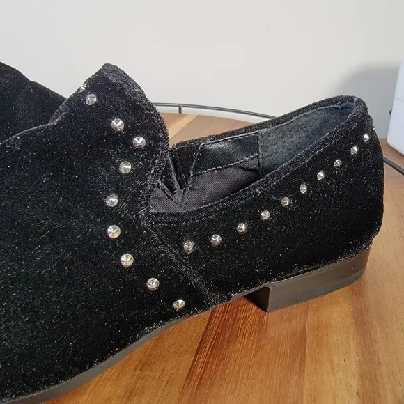 Steven Steve Madden Archie Loafers Black Velvet Studded Flats Size 6