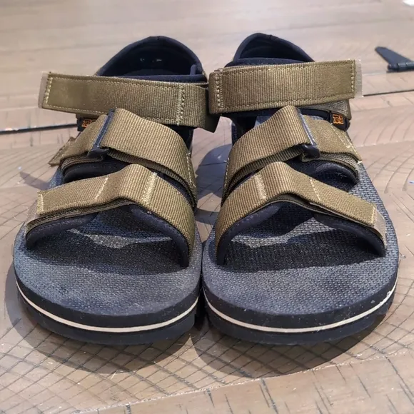Teva Cross Strap Trail Men's Sandals Olive Black Vibram Mega Grip Soles Sz 9