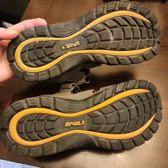 Teva Men's Forebay Sandal In Turkish Coffee.  Men's size 10.