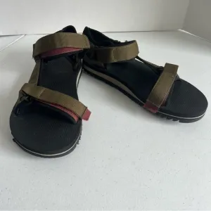 Teva Men’s Universal Trail Sandal size 11 olive