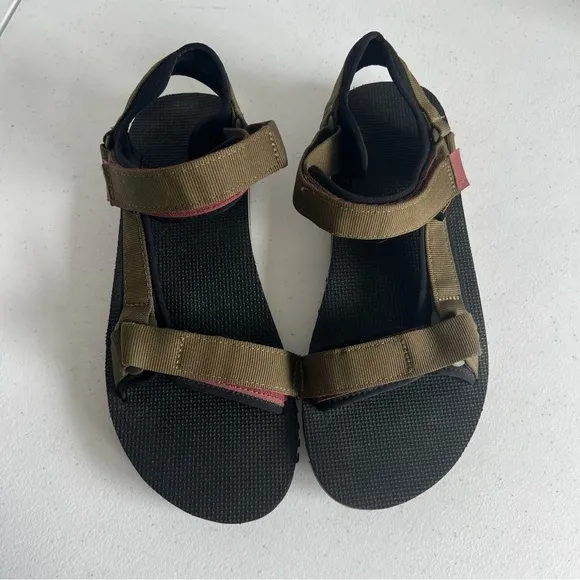 Teva Men’s Universal Trail Sandal size 11 olive