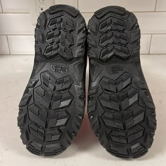 The North Face Alpenglow IV Boots - Youth Size 4 NWT