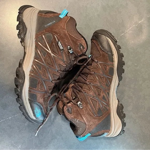 The North Face sz 7 brown leather hiking boots