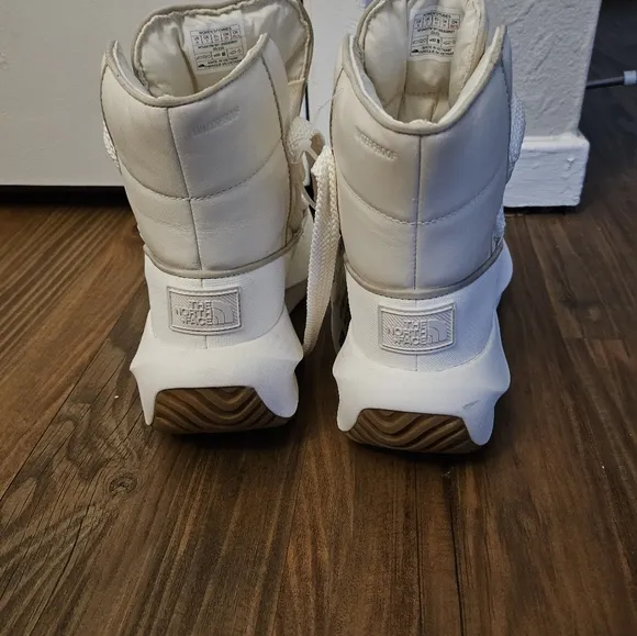 The North Face Women's Halseigh Thermoball Lace Boots