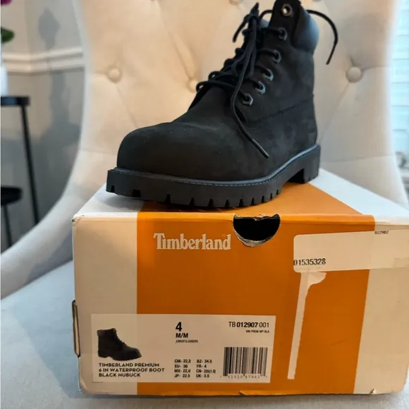 Timberland Boy’s Black Boots Size 4M Premium 6” Waterproof Black Nubuck •New•