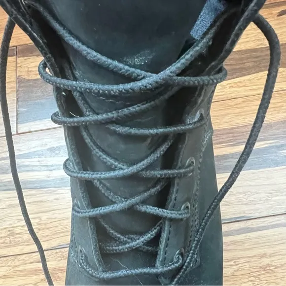 Timberland Women’s Black Leather Nubuck Lace-Up Boots – Size 8 Rugged &amp; Stylish