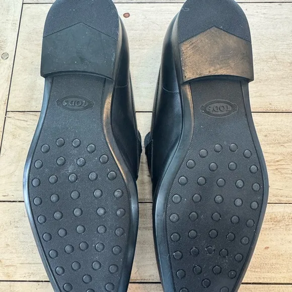 Tod's Black Leather Loafers Classic Slip-Ons