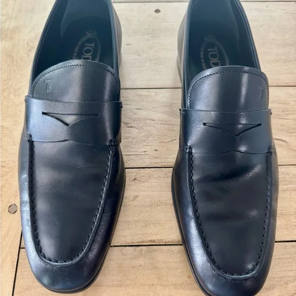 Tod's Black Leather Loafers Classic Slip-Ons