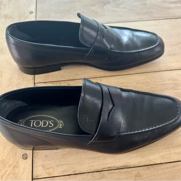 Tod's Black Leather Loafers Classic Slip-Ons