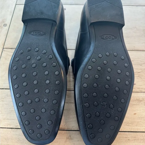 Tod's Black Leather Loafers Classic Slip-Ons