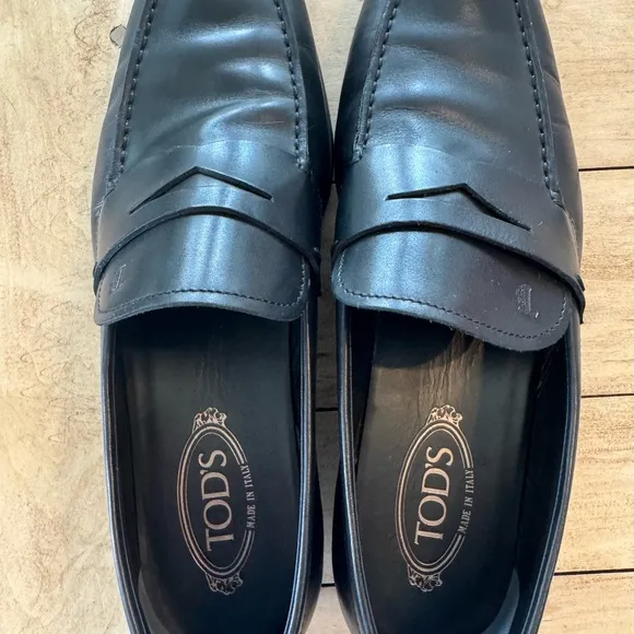 Tod's Black Leather Loafers Classic Slip-Ons