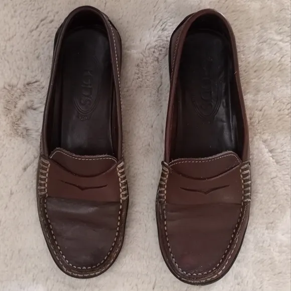 Tod's Classic Preppy Old Money Italian Made Leather Penny Loafers