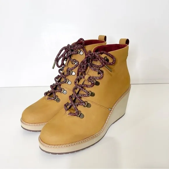 Toms Light Tan Leather Waterproof Lace Up Wedge Melrose Boots Size 9.5 US