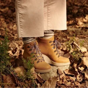 Toms Light Tan Leather Waterproof Lace Up Wedge Melrose Boots Size 9.5 US