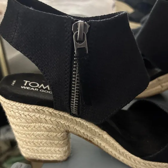 Tom’s NWOT Black Majorca Rope Platform Sandal. US 7.