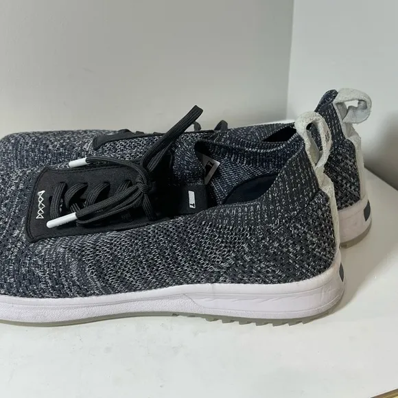 TRUE Linkswear Performance Knit Sneaker Size 9.5 All Day Knit Sneakers EUC